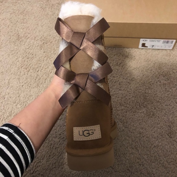 New ugg Bailey bow 2 boots - Picture 4 of 8